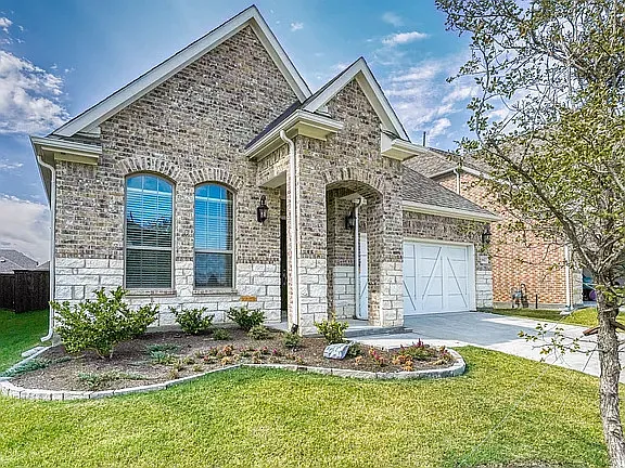 16417 Garden Dr — Photo 2