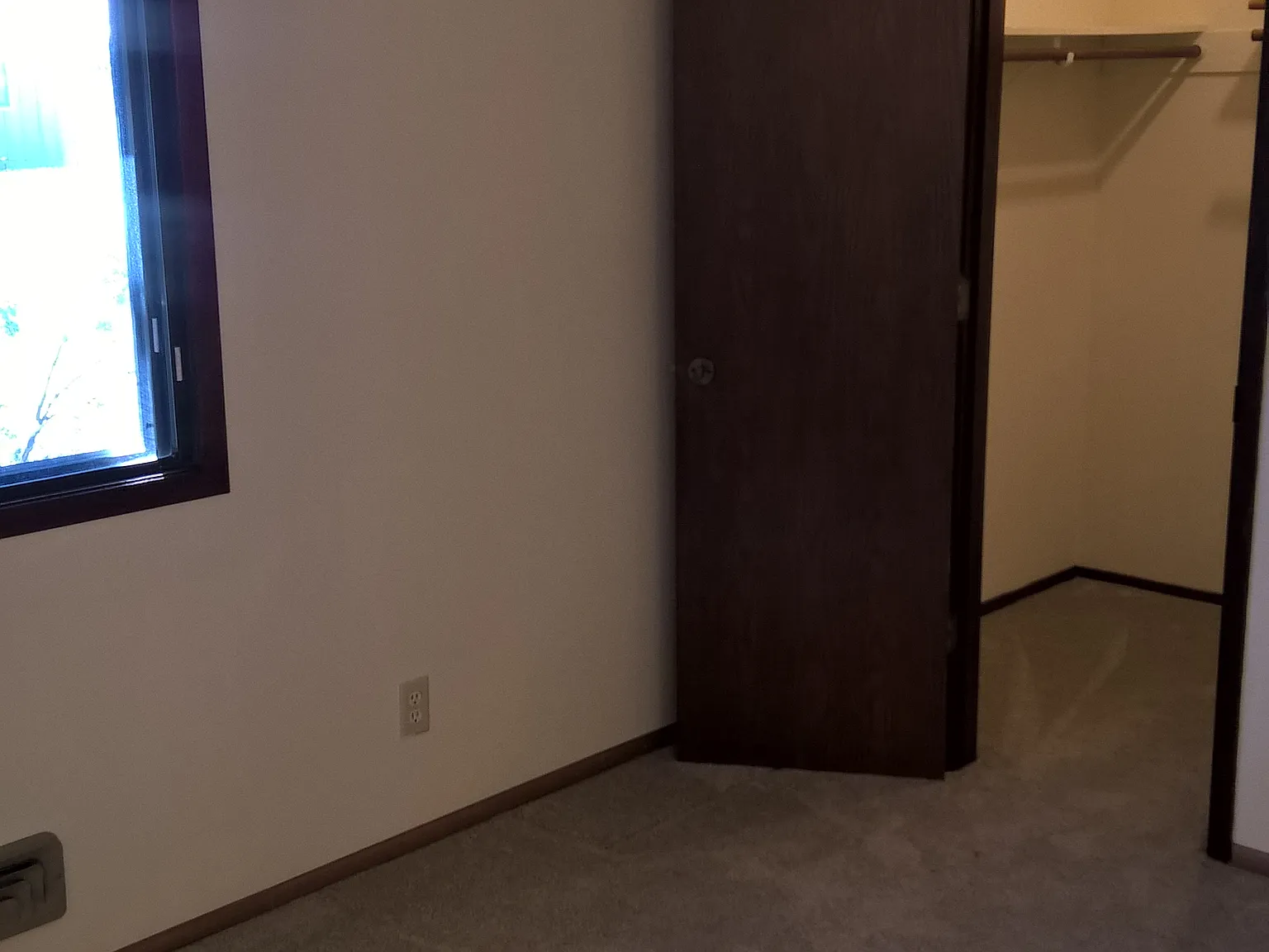 3 bed, 1.5 bath, 1024 sqft, $1,600 — Photo 3