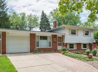 14 Donegal Ct, Ann Arbor, MI 48104