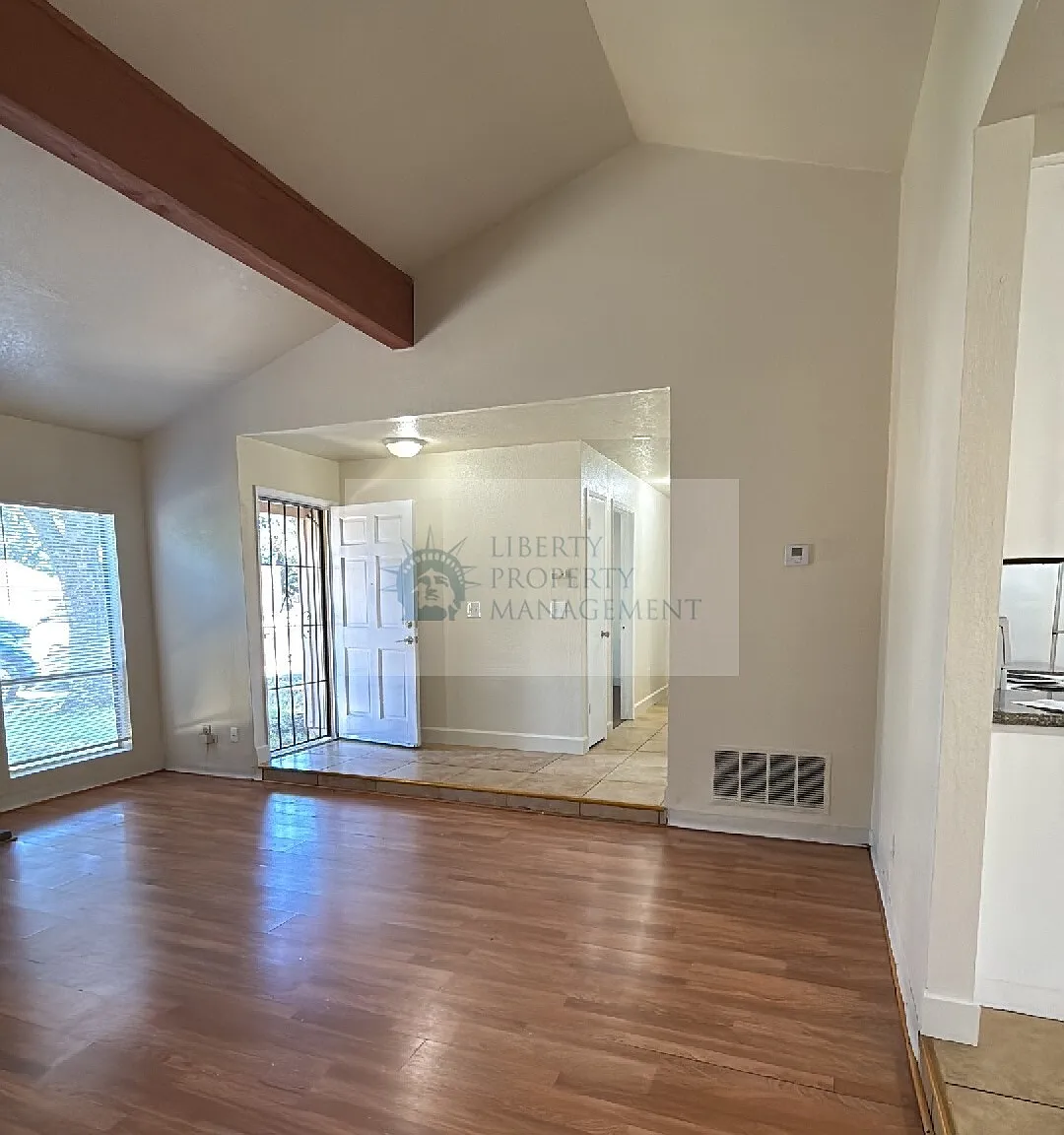 3 bed, 1266 sqft, $1,750 — Photo 4