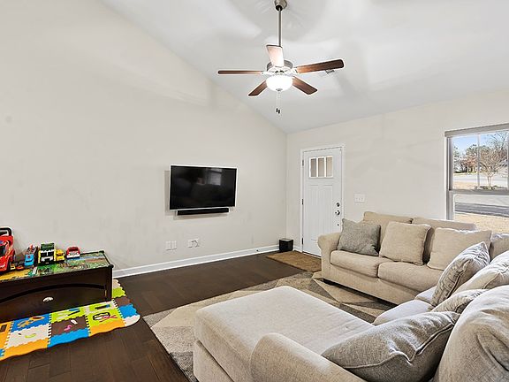 4th image of 101 Granite Ct