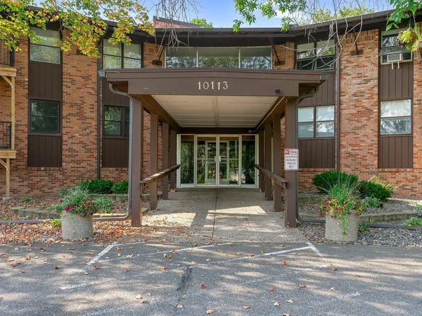 10113 W 34th St APT 110, Hopkins, MN 55305