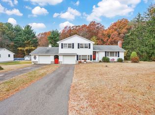43 Hope Ln, Glastonbury, CT 06033