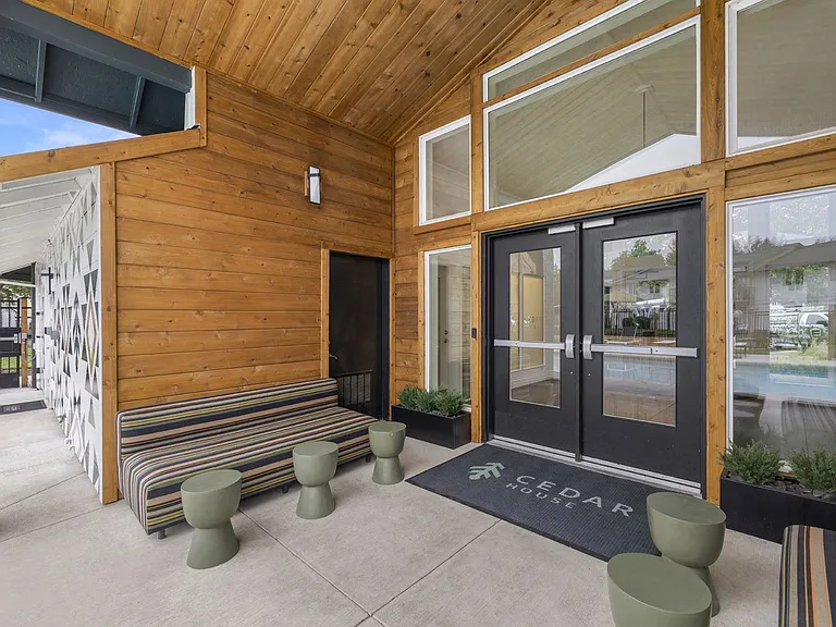 Cedar House — Photo 23