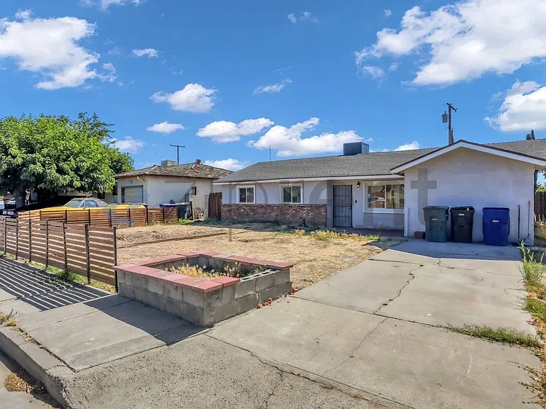 11103 S 11th Ave — Photo 2