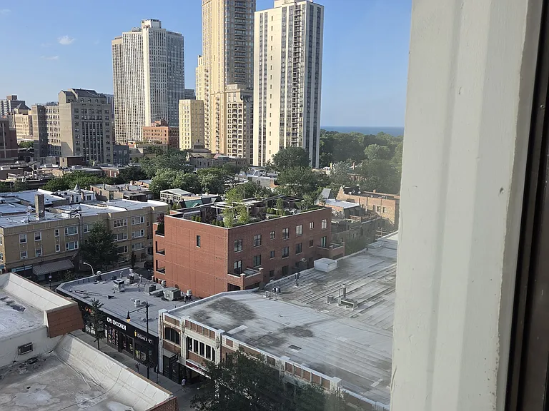 444 W Fullerton Pkwy — Photo 22