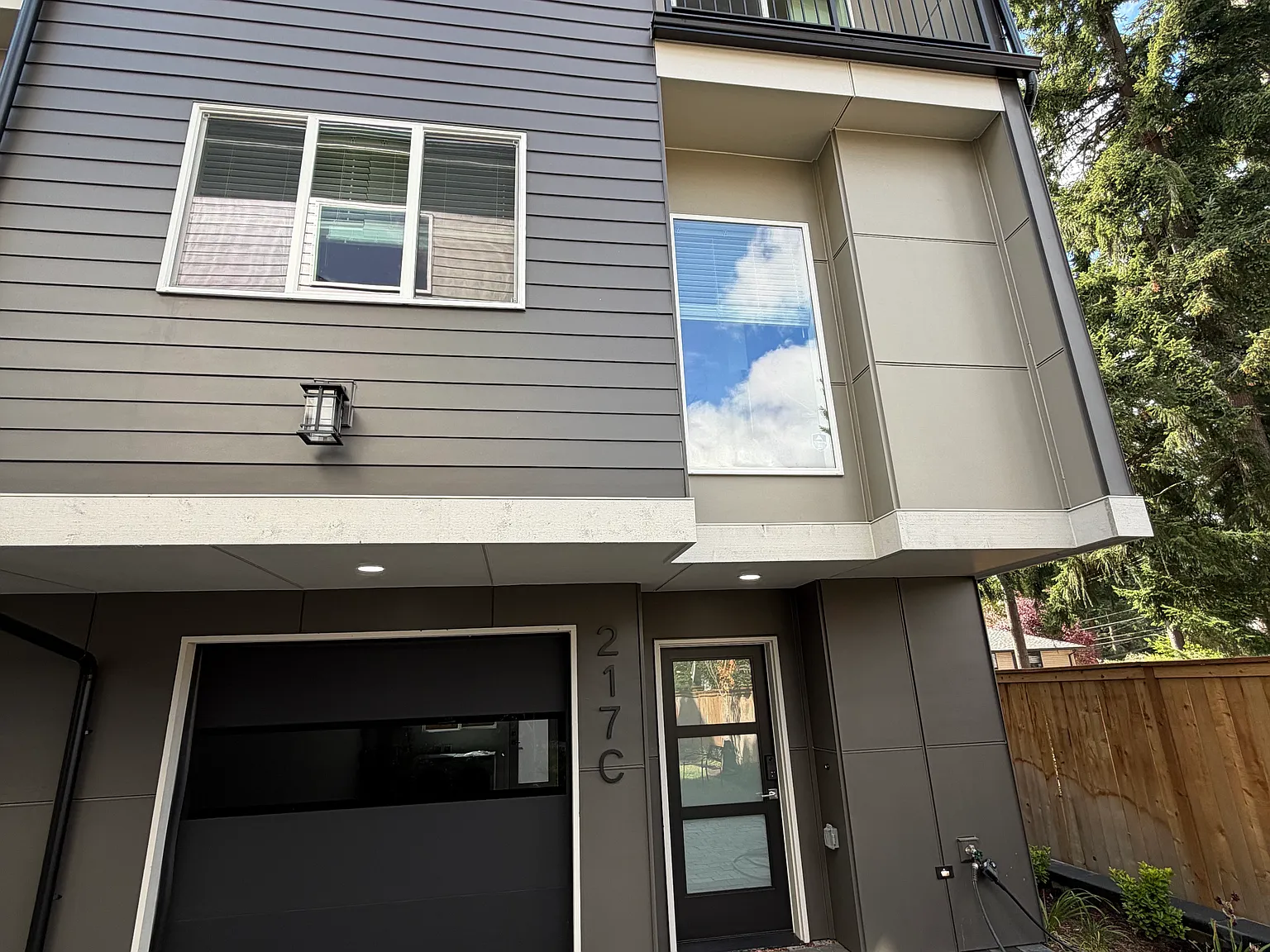 3 bed, 2.5 bath, 1400 sqft, $3,500 — Photo 2