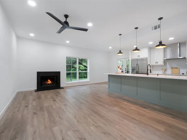 8601 Park Ln APT 121, Dallas, TX 75231