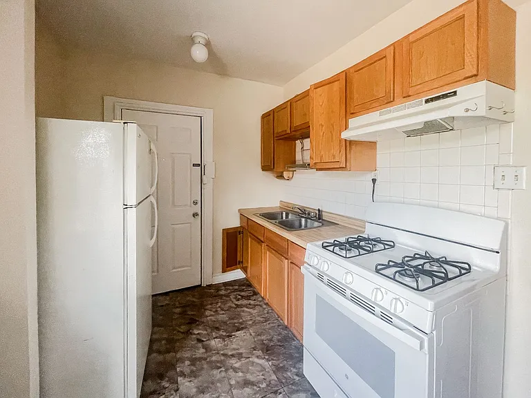 5941-51 N. Paulina — Photo 10