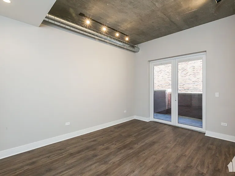 The Eagle Building - 3833 N Broadway — Photo 16