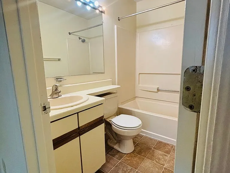 403A Berryfield Ln — Photo 17