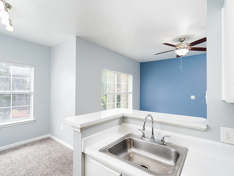SoCo Park Apartments — Photo 20