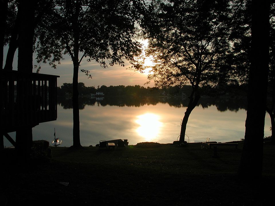 Sunset on Fonda Lake