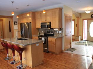 38299 Golden Oaks Trl, North Branch, MN 55056