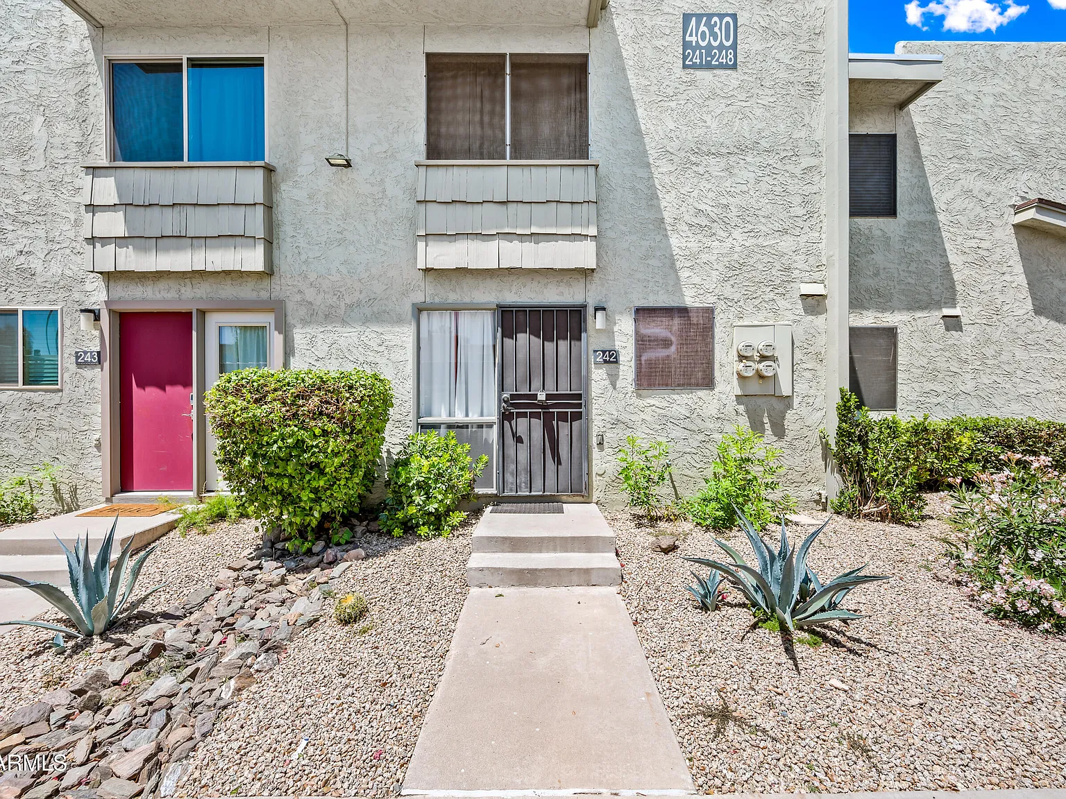 2 bed, 1.5 bath, 986 sqft, $2,100 — Photo 1