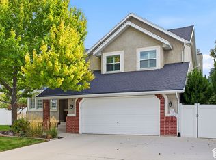 2064 E Village Point Way S, Sandy, UT 84093