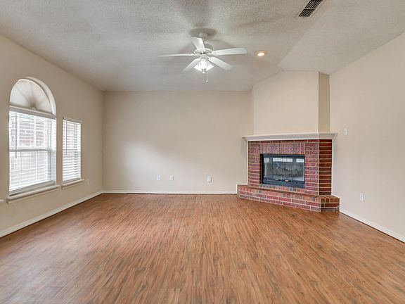 4th image of 805 Grover Ave