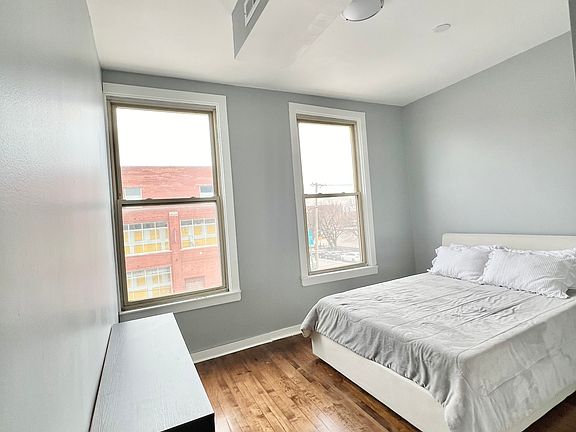 4th image of 1620 S Ashland Ave APT 3F