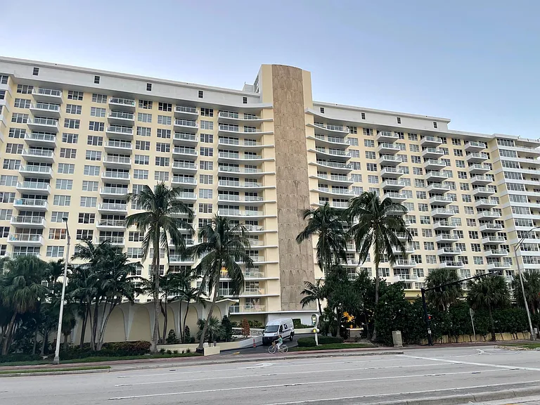 5600 Collins Ave #6D — Photo 65