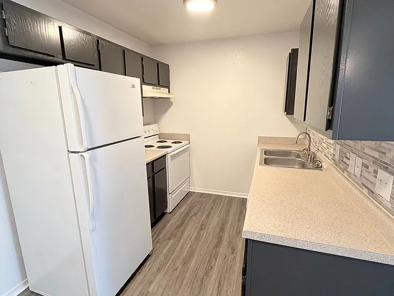 Buffalo Creek Apartment Homes — Photo 41