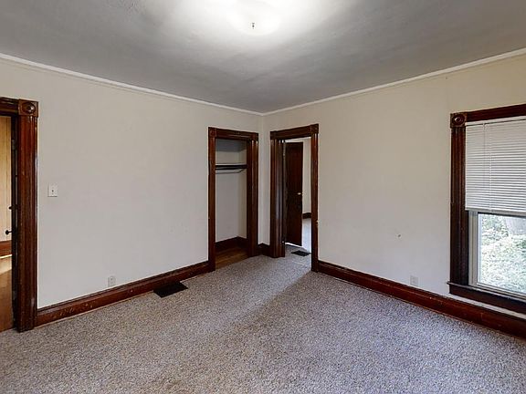 3rd image of 524 S 4th Ave