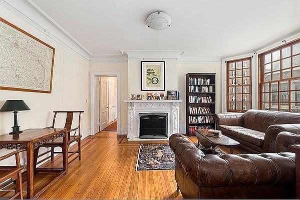1st image of 527 Cathedral Pkwy #83