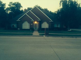 759 Kingsgate Rd, Yukon, OK 73099