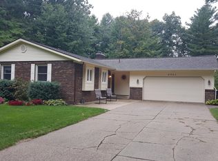 6961 Pinebrook Dr, Hudsonville, MI 49426