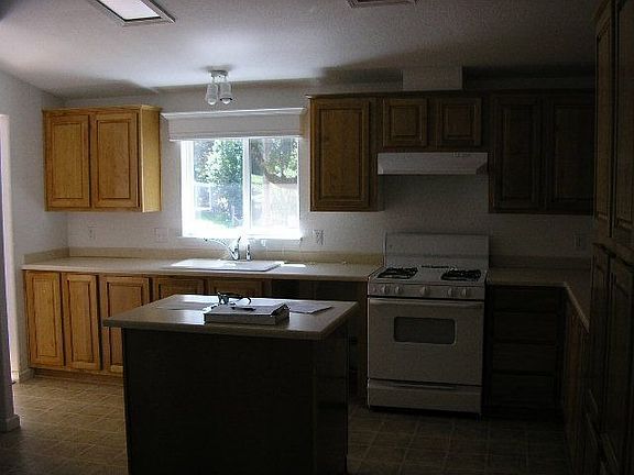 3rd image of 18612 Siesta Dr