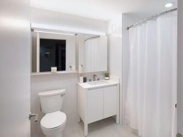 25 Park Lane South image 6 of 26