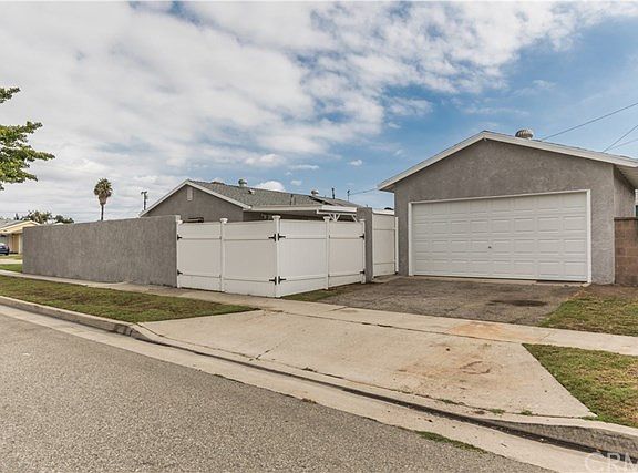 5th image of 8041 San Miguel Cir