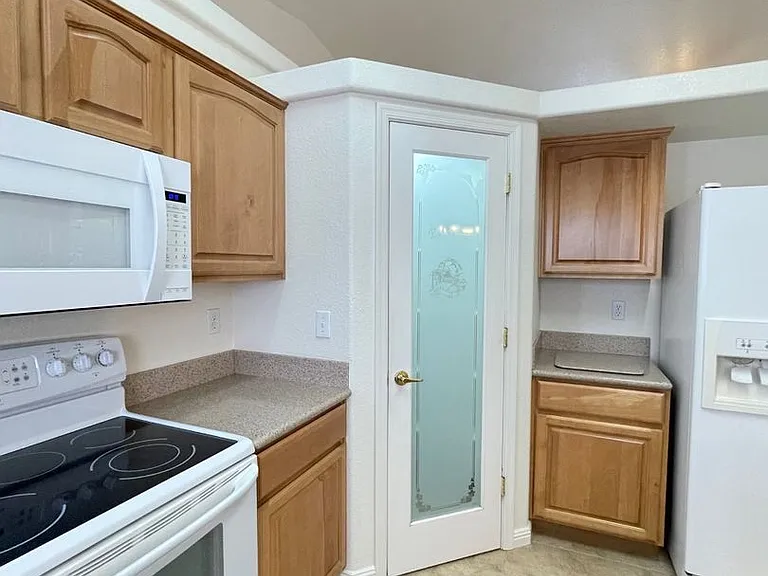 3610 Breakwater Dr — Photo 17