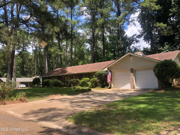 304 Elms Court Cir, Jackson, MS 39204