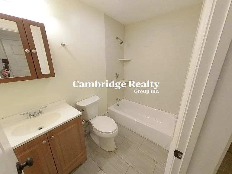 29 Commonwealth Ter #2T — Photo 9