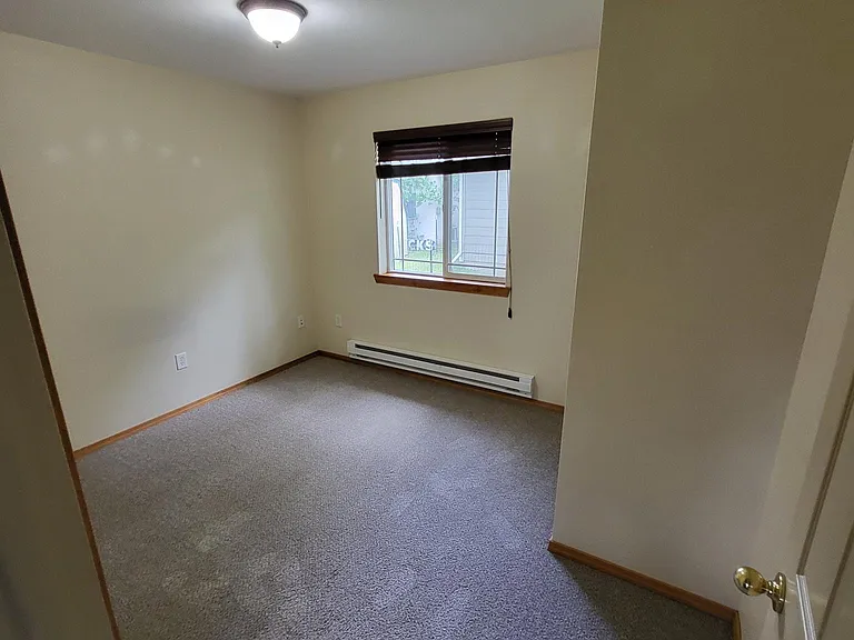 2027 N Sanders St — Photo 10