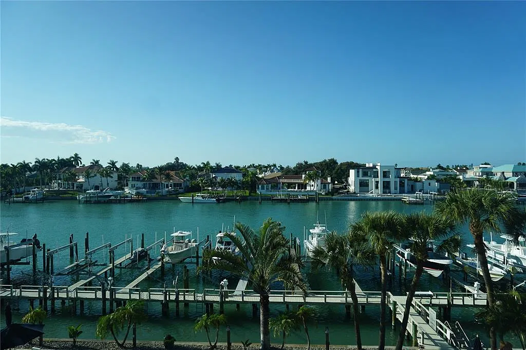 3 bed, 3.0 bath, 1775 sqft, $4,700 — Photo 1