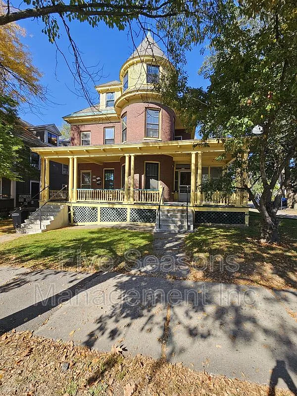 1 bed, 1.0 bath, 800 sqft, $1,600 — Photo 1
