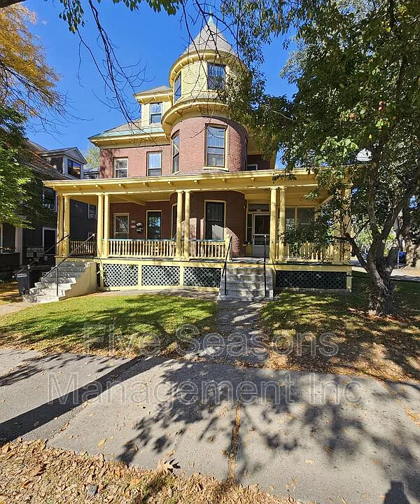 322 Pearl St #2