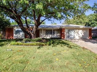 1212 Sproles Dr, Benbrook, TX 76126