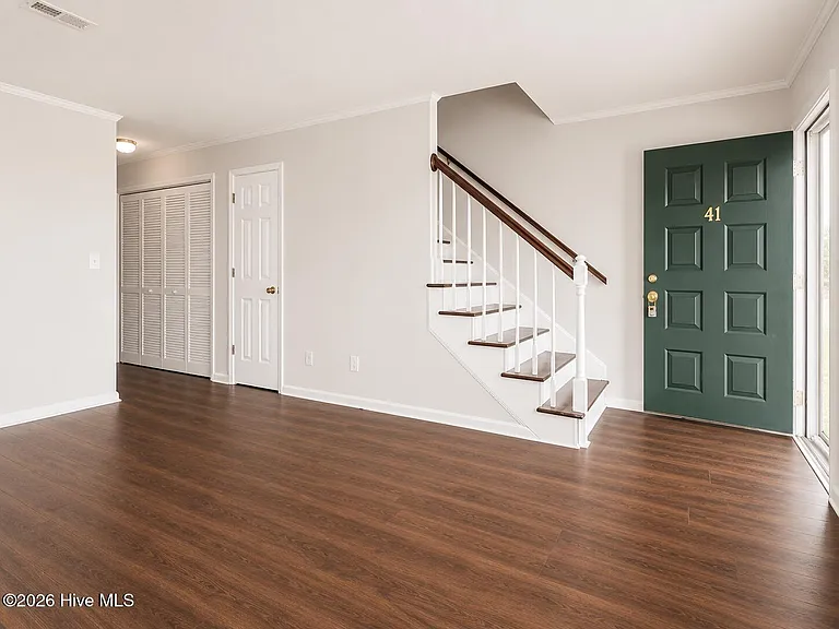 41 Upton Ct — Photo 3