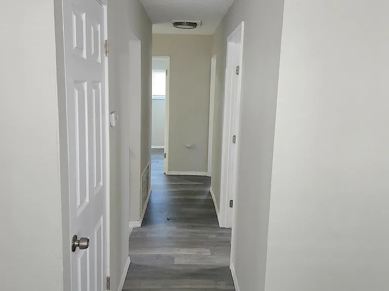 248 Perthshire Rd — Photo 6