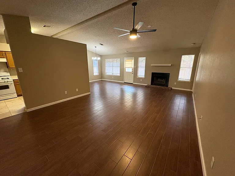 2902 Sabinal Trl — Photo 5