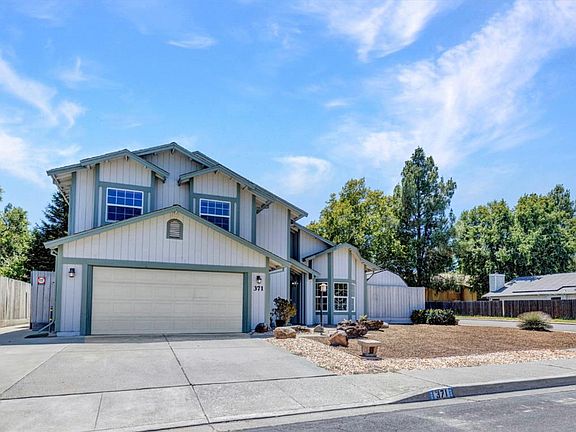 3rd image of 371 Woodstock Circle