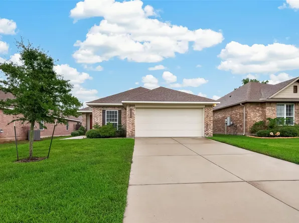 12038 Summertime Dr, Willis, TX 77318