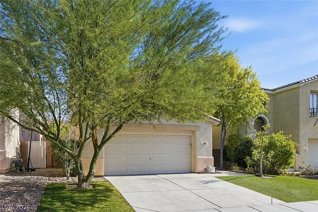 4 bed, 2.5 bath, 2046 sqft, $2,500 — Photo 4