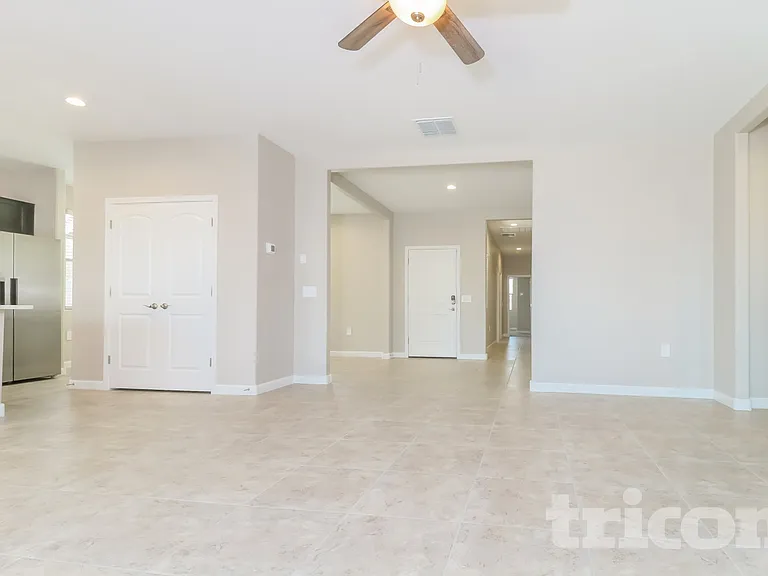 30361 W Crittenden Ln — Photo 3