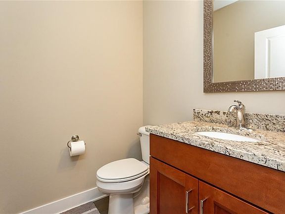 2nd image of 1579 SE Blackthorne Dr
