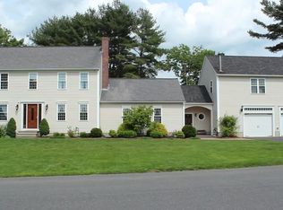 4 Old Farm Rd, Sturbridge, MA 01566