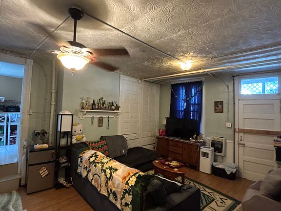 4th image of 2237 Salisbury St #A