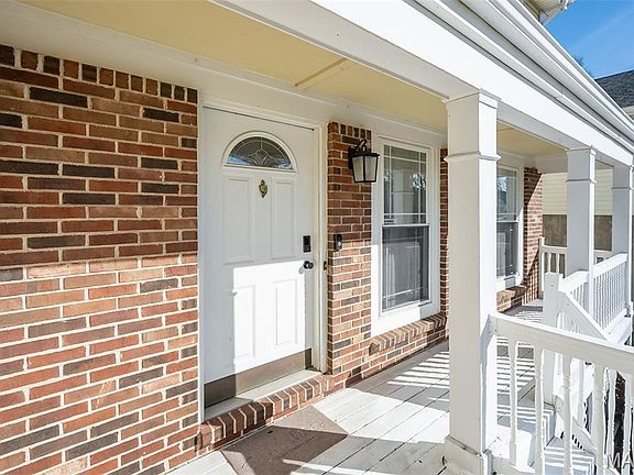 3rd image of 461 Elm Crossing Ct
